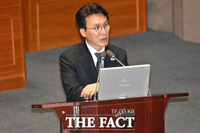 김민석 국무총리는 7일 국회 예산결산특별위원회 전체회의에 출석해 "이번 추가경정예산(추경)안이 민생과 기업 현장의 골든타임을 지키는 구원투수가 되기 위해서는 신속한 통과와 집행이 필수적"이라고 밝혔다. /남용희 기자