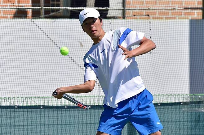 하나증권 제61회 전국주니어테니스선수권대회 18세부 남자단식에서 준결승에 오른 김률. 대한테니스협회