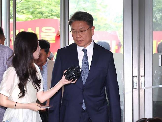 이시원 전 대통령실 공직기강비서관이 서울 서초구 순직해병특검 사무실에 출석하고 있다. 연합뉴스