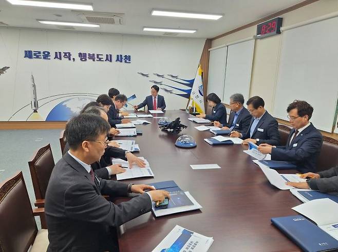 사천시, 중동발 자원안보 위기 선제대응 전략 회의를 진행 하고 있다