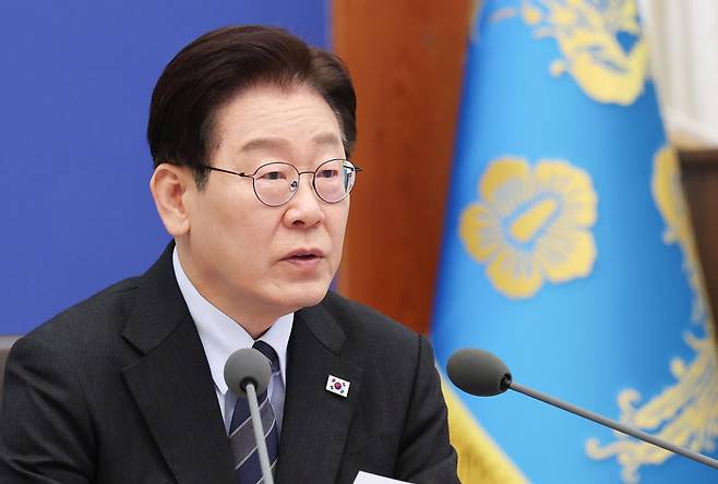 이재명 대통령이 6일 청와대에서 열린 국무회의 겸 비상경제점검회의에서 발언하고 있다. 뉴시스