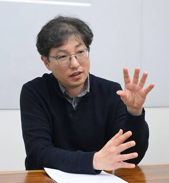 검찰개혁추진단 자문위원인 양홍석 변호사가 7일 서울 서초구 법무법인 이공에서 국민일보와 인터뷰를 하고 있다. 권현구 기자