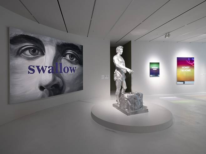 이원우의 ‘상냥한 왕자’ 앞에서는 매일 솜사탕을 만들어 무료로 나눠주는 이벤트가 진행된다. /사진제공=세화미술관