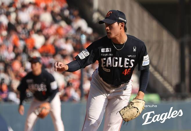 ▲ 5일 잠실 두산전에서 부진한 모습을 보인 끝에 2군으로 내려간 김도빈 ⓒ한화이글스