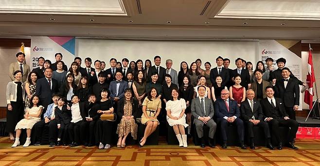 AMMC 한-캐나다 수교 60주년 기념 콘서트 AMMC는 2004년 서울에서 한-캐나다 수교 60주년 기념 콘서트를 개최했다. [AMMC 제공]