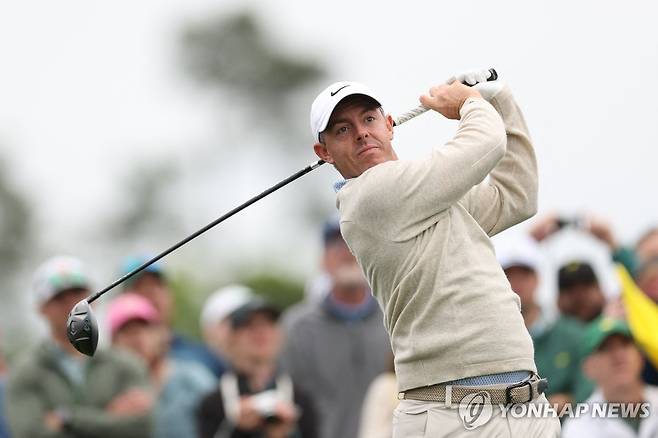 6일(현지시간) 마스터스 연습 라운드에 나선 매킬로이 [게티이미지/AFP=연합뉴스]