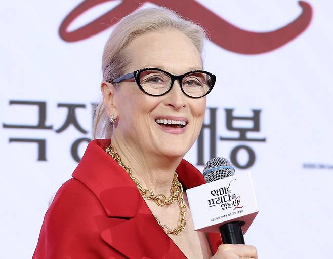 영화 '악마는 프라다를 입는다 2' 기자간담회가 열린 8일 서울 종로구 포시즌스호텔에서 배우 메릴 스트리프가 질문에 답하고 있다.(연합뉴스)