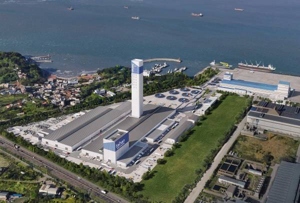 대한전선이 ‘서해안 에너지 고속도로’ 구축을 앞두고 HVDC(초고압직류송전)와 해저케이블 전 분야에 걸친 통합 경쟁력을 기반으로 핵심 사업자로 부상하고 있다. 생산, 기술, 시공 역량을 동시에 확보한 구조를 앞세워 대형 전력망 시장 선점에 나서는 모습이다. /사진=대한전선 제공