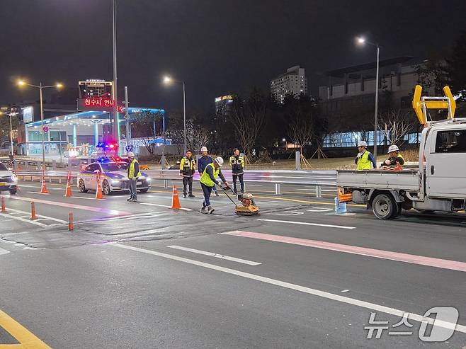 부산 수영강변지하차도 지반침하 복구 모습. 2026.4.6/뉴스1 ⓒ News1 임순택 기자