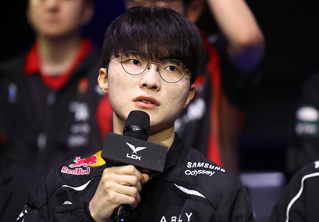 T1 이상혁(페이커)가 26일 오후 서울 종로구 치지직 롤파크에서 열린 2026 LoL 챔피언스 코리아 개막 미디어데이에서 발언하고 있다.  [서울=뉴시스]