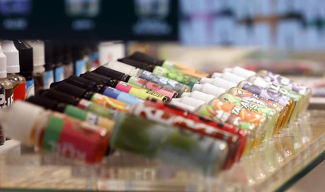 3일 서울의 한 전자담배 매장에 전자담배가 진열되어 있다. 2026.2.3 ⓒ 뉴스1