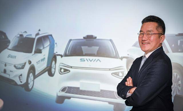 김기혁 SWM 대표가 서울 세종로 한국일보사에서 지난 6일부터 상용 운행을 시작한 로보택시에 대해 설명하고 있다. 서울 강남지역에서 심야시간에만 운행하는 로보택시는 AI가 운전하는 자율주행 택시다. 류효진 선임기자