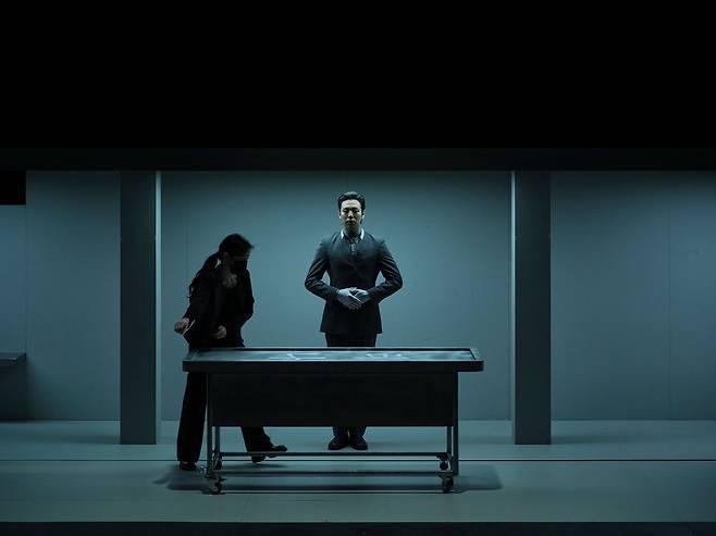 연극 '뼈의 기록' 공연 장면. 사진 예술의전당, 할리퀸크리에이션즈