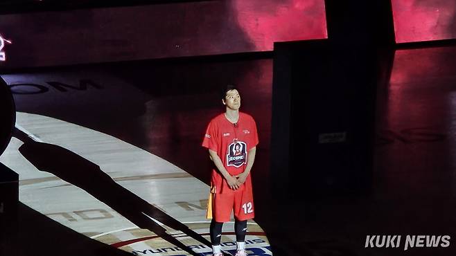 함지훈이 8일 울산 동천체육관에서 열린 은퇴식을 진행하고 있다. 송한석 기자