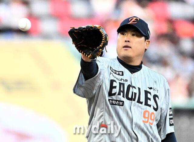 7일 오후 인천 SSG랜더스필드에서 진행된 '2026 프로야구 KBO리그' SSG랜더스와 한화 이글스의 경기.한화 류현진이 선발등판 하고 있다./마이데일리