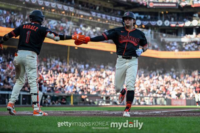팀의 이번 시즌 첫 득점을 만든 이정후./게티이미지코리아