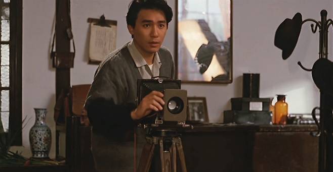 새 스틸 사진을 공개한 영화 ‘비정성시’. 배급사 제공