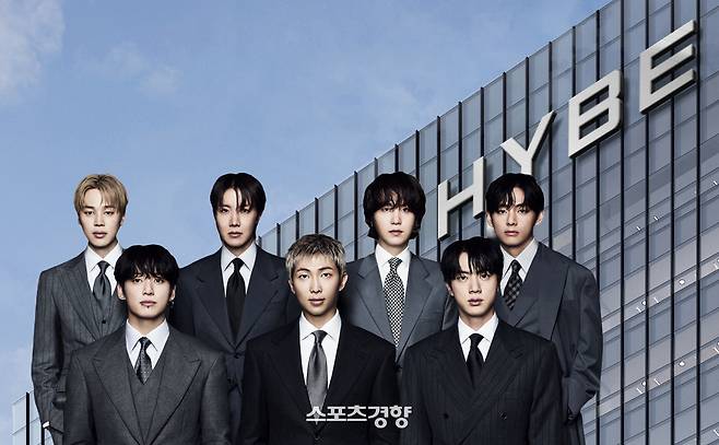 하이브가 방탄소년단의 완전체 복귀에도 주가 약세가 이어지면서 향후 전망에 대한 증권가의 시선 또한 엇갈렸다. 경향신문 자료사진