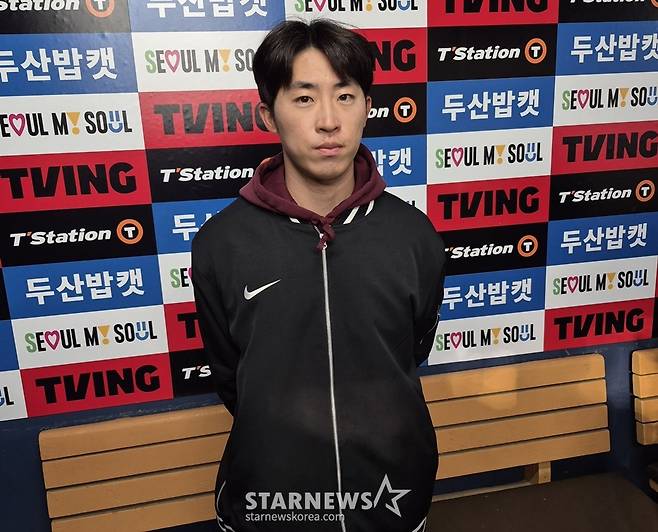 키움 배동현이 7일 두산전 후 인터뷰하고 있다. /사진=신화섭 기자