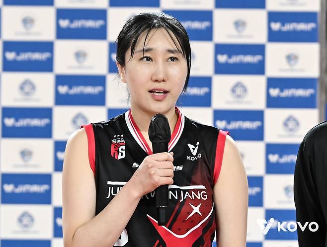 인터뷰하는 세터 염혜선 [한국배구연맹 제공. 재판매 및 DB 금지]