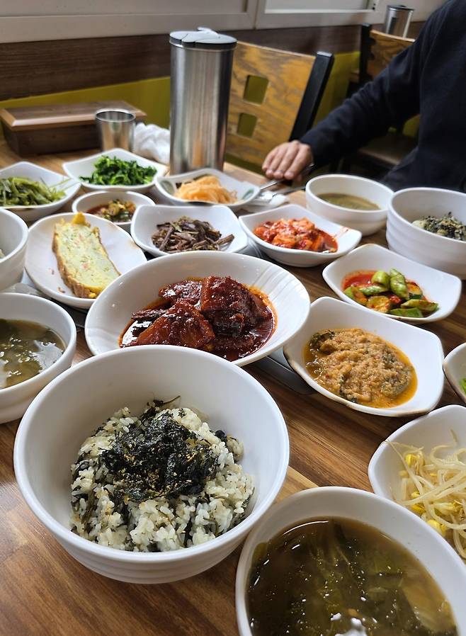 간송미술관 인근의 곤드레 비빔밥 [사진/성연재 기자]