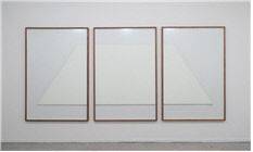 오완석, minus22, 불투명 무반사 유리에 유채, 100×150㎝, 3 pieces, 2022/사진=이응노미술관 제공