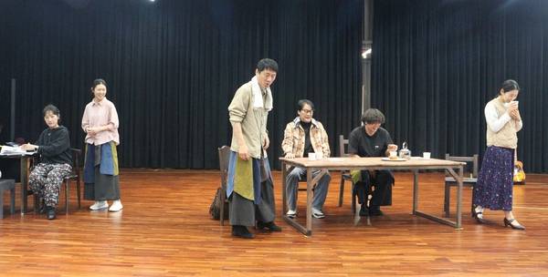 경남도립극단이 9~11일에 선보이는 정기공연 <반야삼촌>의 한 장면. /주성희 기자