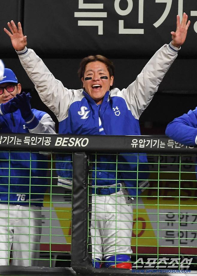 7일 광주 기아챔피언스필드에서 열린 KIA와 삼성의 경기. 9회초 무사 1,3루 삼성 최형우 스리런포가 터지자 강민호가 환호하고 있다. 광주=박재만 기자 pjm@sportschosun.com/2026.04.07/