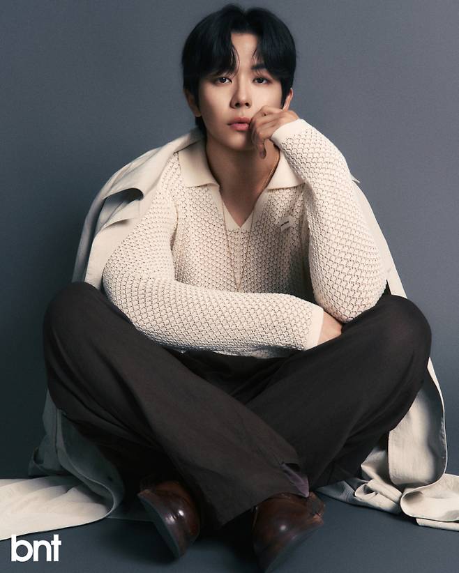 팬츠는 ZAGAE, 슈즈는 MARGIN 제품.