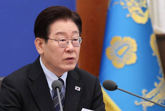 이재명 대통령이 6일 청와대에서 열린 국무회의 겸 제4차 비상경제 점검회의에서 발언하고 있다. 2026.4.6 뉴스1