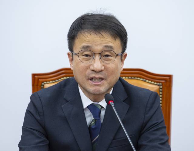 한병도 더불어민주당 원내대표가 9일 국회에서 정책조정회의 모두발언을 하고 있다. [연합뉴스]