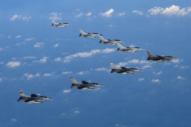 지난 2024년 10월 21일 한미 공군 전투기의 연합편대군 훈련 모습. 합동참모본부 제공