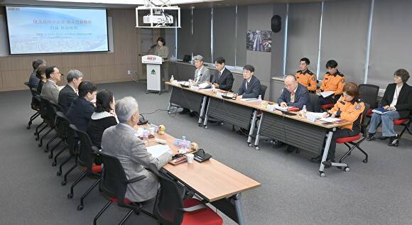 ‘대구지역 필수의료 현안 긴급 점검회의’가 열리고 있다 [사진=대구시]