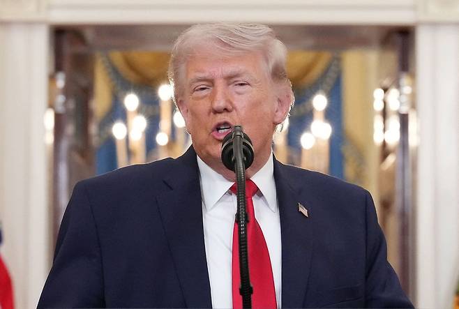 도널드 트럼프 미국 대통령이 지난 1일(현지시간) 워싱턴 DC 백악관에서 대(對)이란 전쟁과 관련된 대국민 연설을 하고 있다. [AFP=연합뉴스]