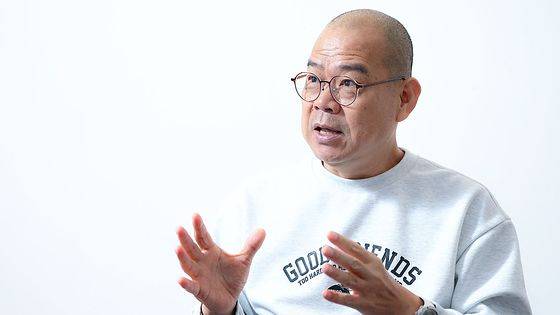 삼성화재에서 29년간 근무하고 은퇴한 박경식(57)씨가 15일 서울 상암동 중앙일보에서 자신의 은퇴 후 삶에 대해 이야기하고 있다. 김종호 기자