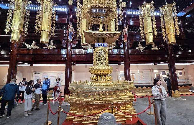 구건자수보전 내 부처 진신사리를 모신 금동 사리탑