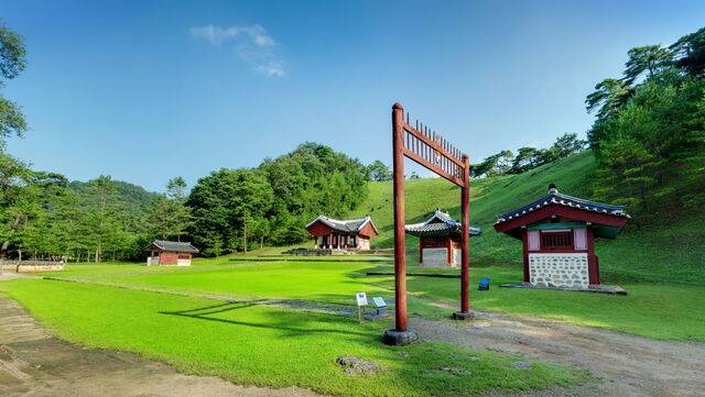 국가유산청이 경기 남양주 사릉과 강원 영월 장릉에서 들꽃 식재 행사와 고유제를 개최한다. 사진은 영월 장릉 전경. 국가유산청 국가유산포털