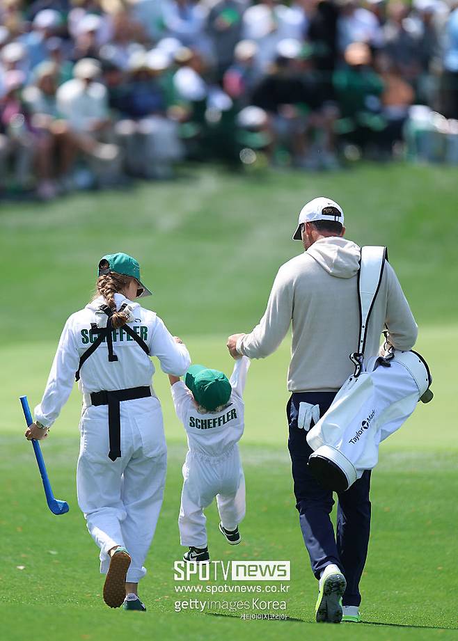▲ 왼쪽부터 스코티 셰플러의 아내와 첫째 아들, 셰플러