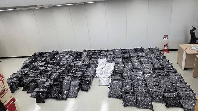 ▲ 압수한 대마 전체(610팩) /사진제공=마약범죄 정부합동수사본부