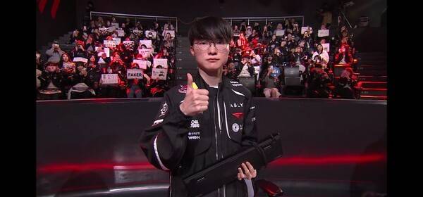 10일 서울 종로구 롤파크에서 열린 '2026 리그 오브 레전드 챔피언스 코리아(LCK)' 정규 시즌 2세트 경기에서 T1이 단 두 번의 한타로 끝낸 경기 DN 상대로 2대0 완승을 가져갔다.(▲T1 & DN수퍼스=2:0). /사진=네이버 치지직 라이브영상 캡처