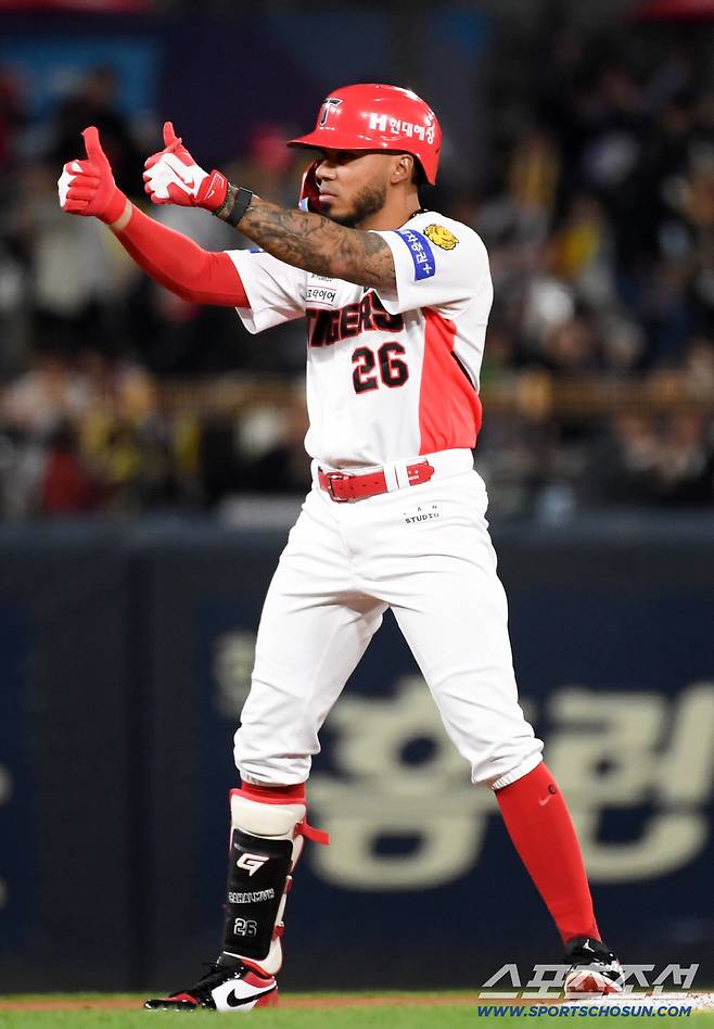 5번 타자 카스트로는 타점 찬스를 모두 살리며 팀을 승리로 이끌었다.