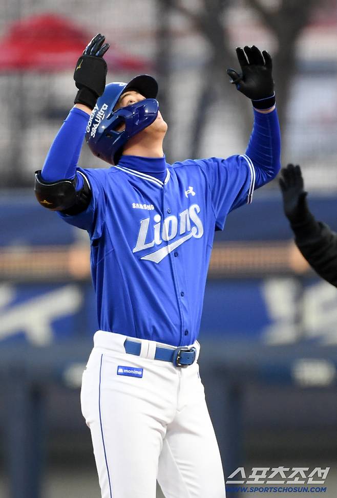 8일 광주 기아챔피언스필드에서 열린 KIA와 삼성의 경기. 1회초 2사 1,3루 삼성 구자욱이 적시타를 날린 뒤 환호하고 있다. 광주=박재만 기자 pjm@sportschosun.com/2026.04.08/