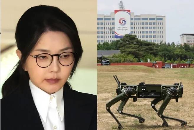 김건희 여사가 서울 종로구 케이티(KT)광화문빌딩 웨스트에 마련된 민중기 특별검사팀에서 피의자 신분으로 조사를 받고 귀가하고 있다.(왼쪽) 2022년 6월 일반 국민에게 개방된 서울 용산공원에서 미국 고스트로보티스사의 로봇개가 대통령 집무실 경호용으로 시험 운용되고 있다.(오른쪽) 연합뉴스