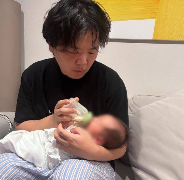 유튜버 겸 방송인 곽튜브(곽준빈)가 아내의 산후조리원 협찬 논란에 대해 사과했다. 곽튜브 SNS