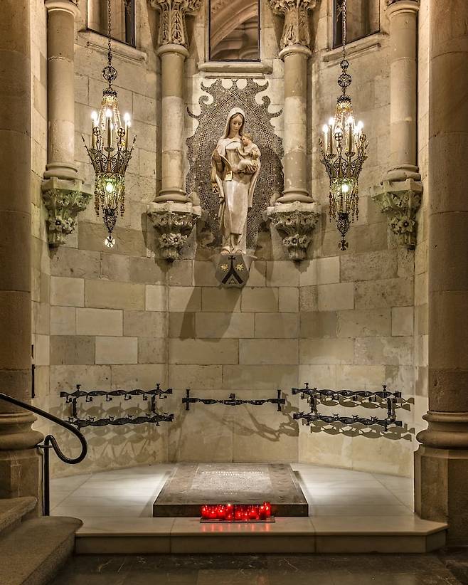 사그라다 파밀리아 성당 지하에 마련된 가우디의 묘소.