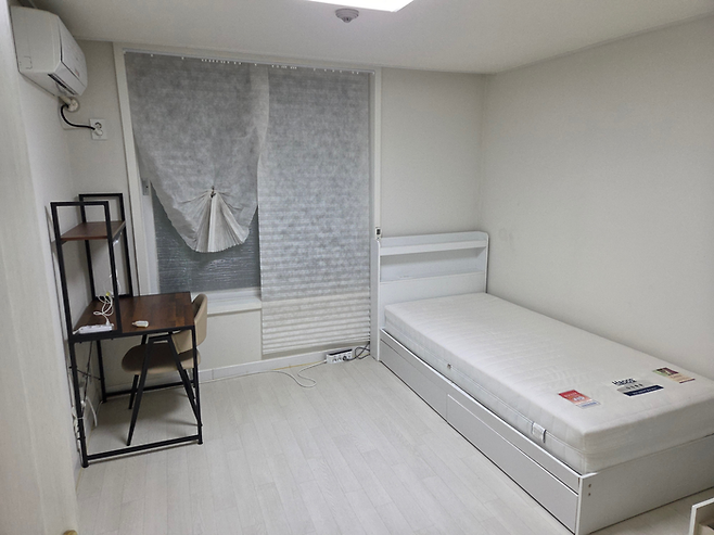 전 모씨(52)가 운영한 셰어하우스 내부 모습. 전씨는 서울 서대문구 이화여대 인근의 한 아파트를 임대해 셰어하우스를 운영해왔다. [독자]