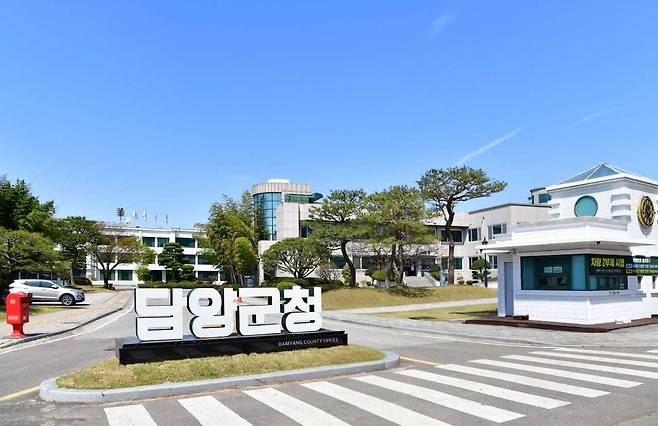 이번 지원사업은 기준 중위소득 48% 이하 기초생활수급자를 대상으로 하며, 총 2,277명에게 가구당 5만 원씩 지급된다.