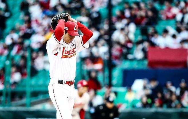 ▲ 팀 선발진 상황이 급한 가운데, 향후 2~3경기 추가 부진은 곧바로 교체로 이어질 가능성이 있다 ⓒSSG랜더스