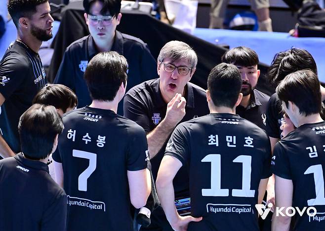 ▲ 필립 블랑 감독 ⓒKOVO