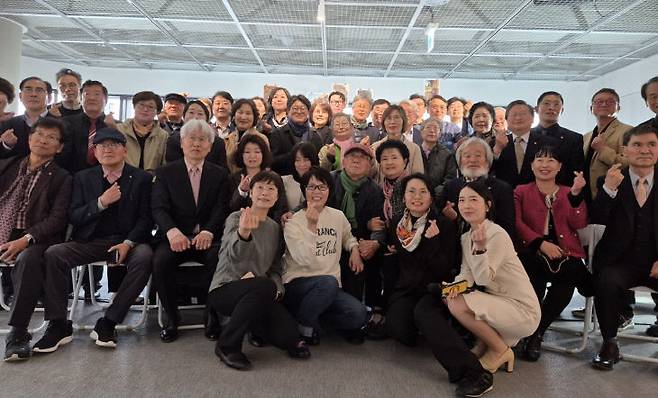 이날 참석자들이 단체 사진을 찍고 있다.                                                          사진=전원우 삼일리드텍 부사장 제공